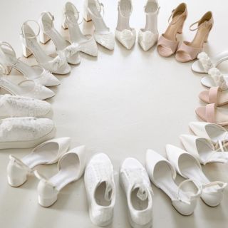 Svatební boty Navštivte ráj svatebních bot Adelajn.cz – saténové, krajkové, zdobené perličkami, či mašlí s vysokým i...